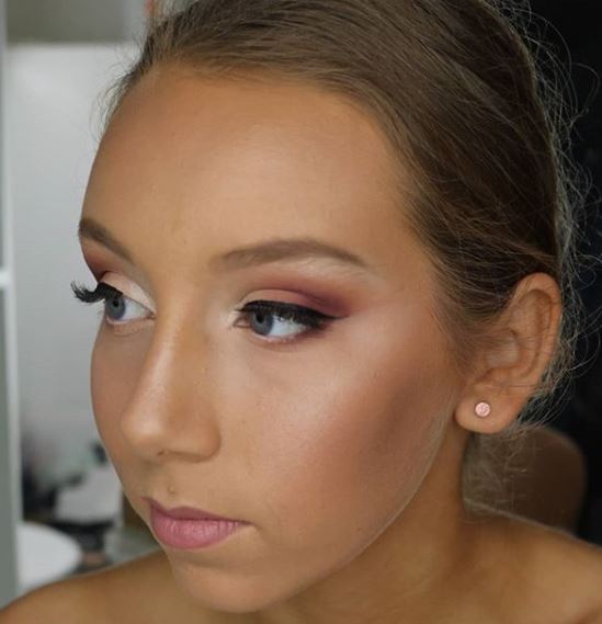 Formal makeup with peach smokey eye and soft pink lip